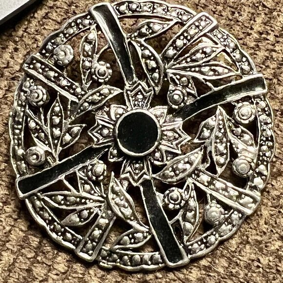 Vintage Victorian Art Deco Silver Black Brooch Round Floral Design Broach Pin - Picture 7 of 7